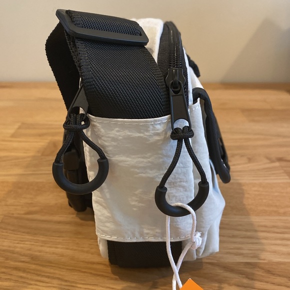 NWT C&C California Convertible Crossbody - Picture 3 of 4